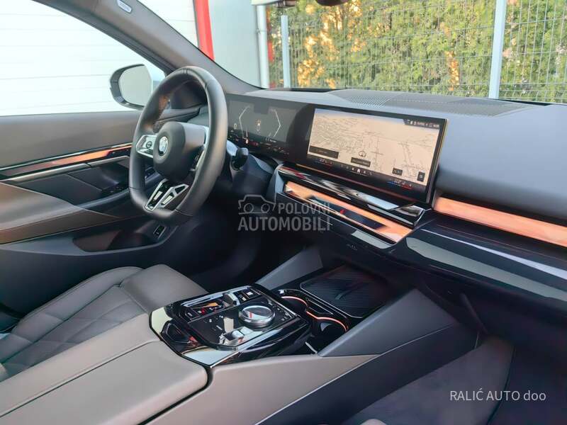 
								BMW 5-serie 2.0L EcoBlue full									