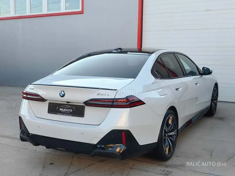 
								BMW 5-serie 2.0L EcoBlue full									