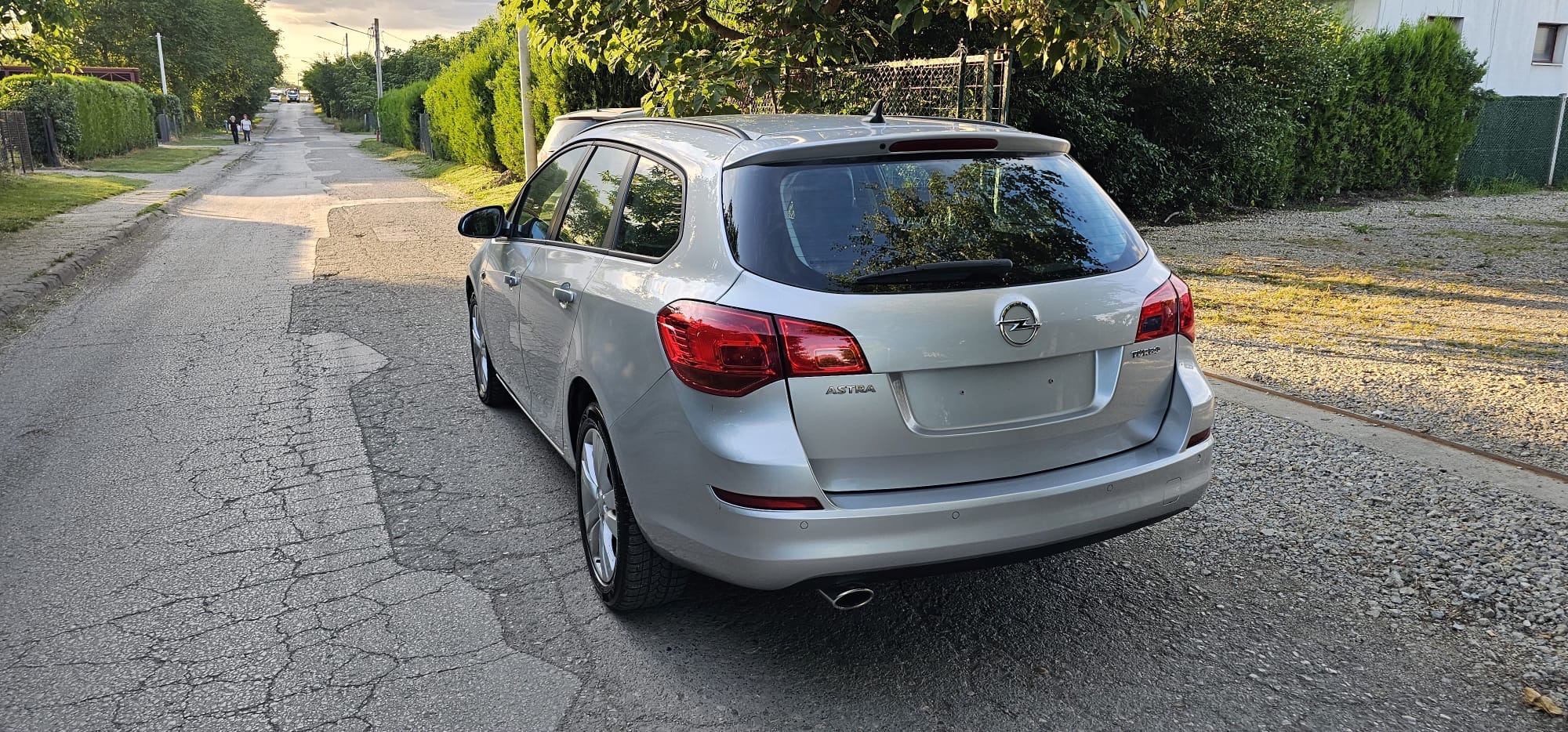 
								Opel Astra full									