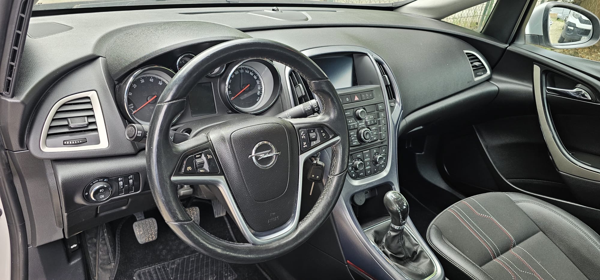 
								Opel Astra full									