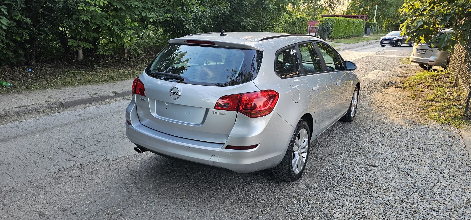 
								Opel Astra full									