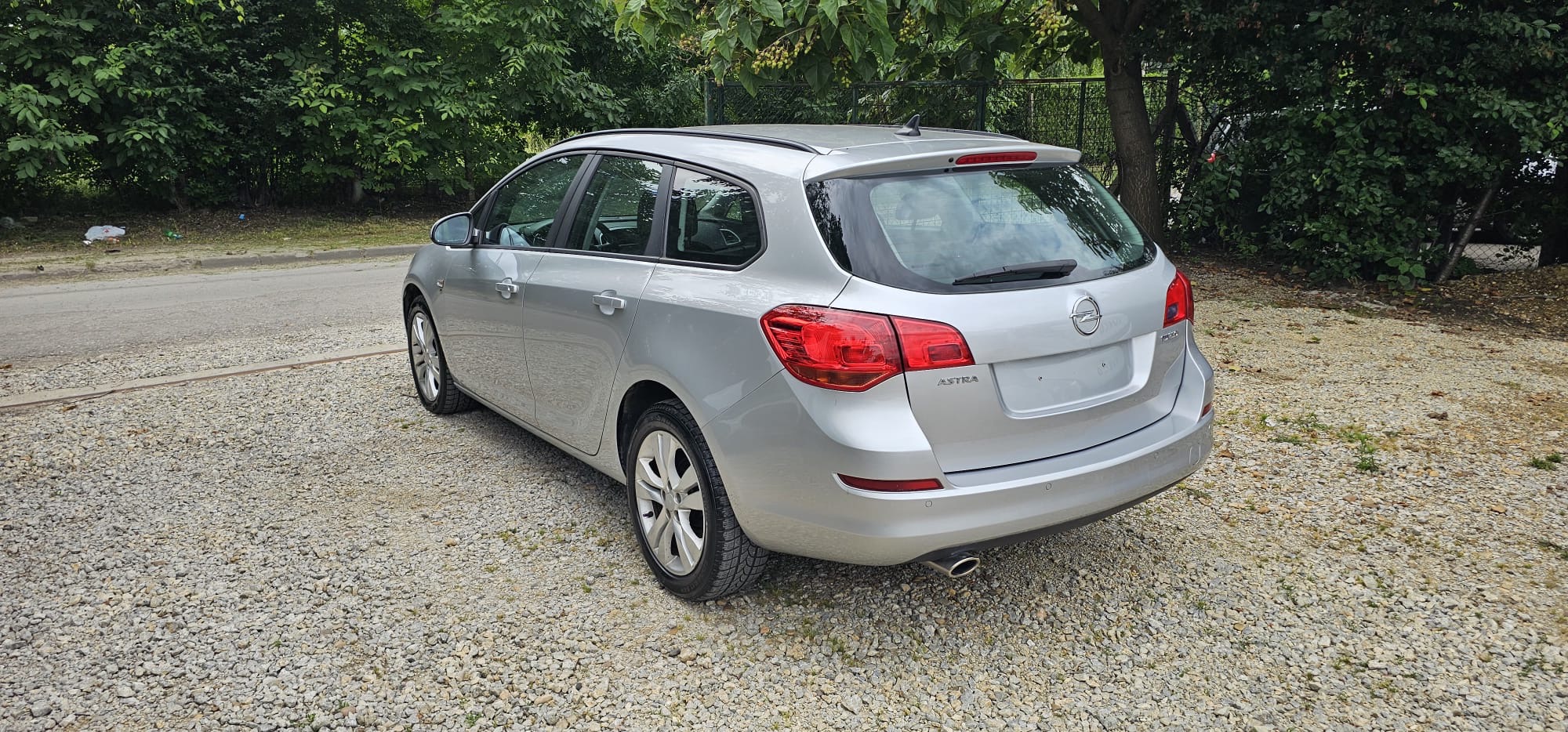
								Opel Astra full									