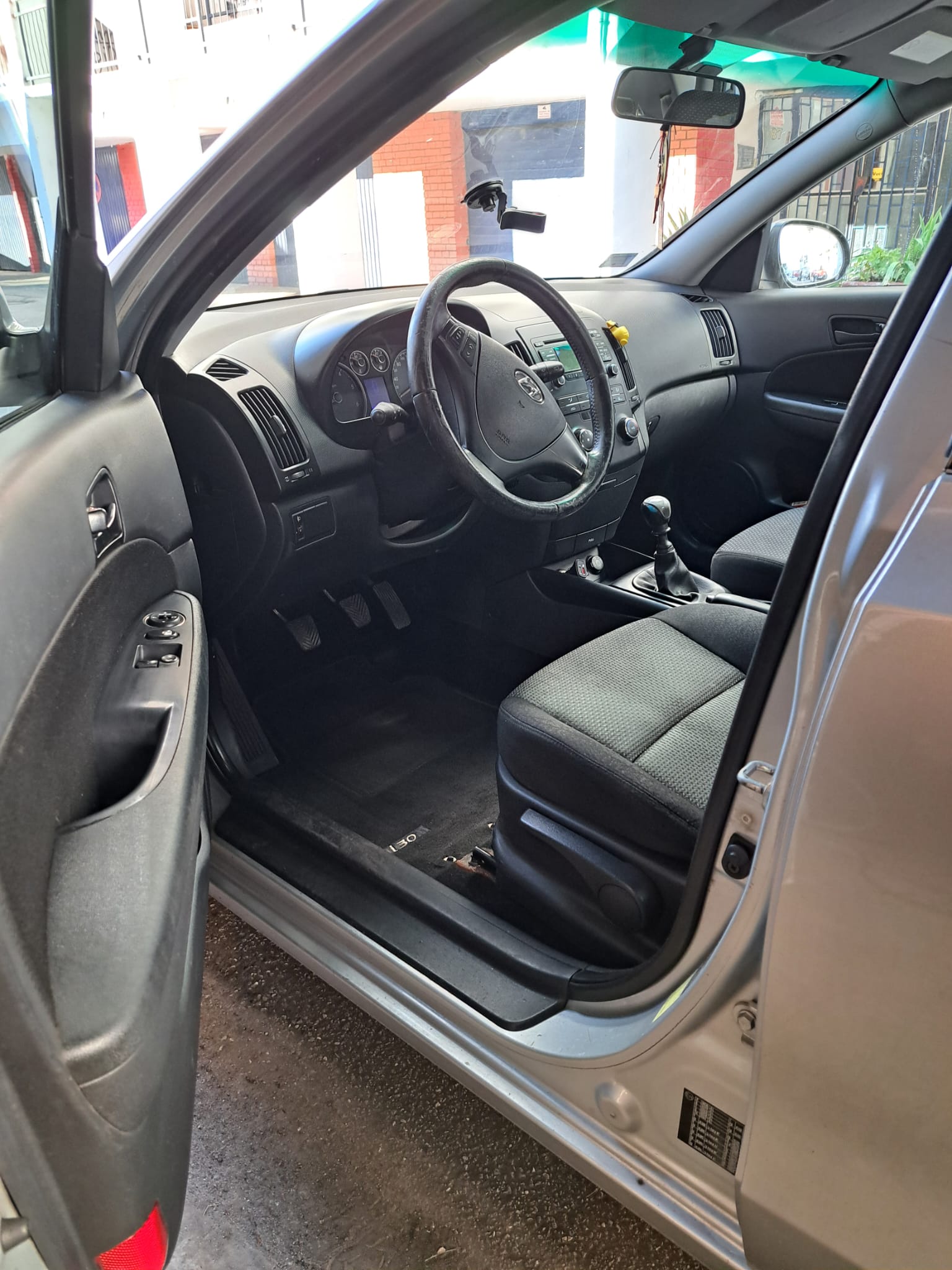 
								Hyundai i30 1.6 full									