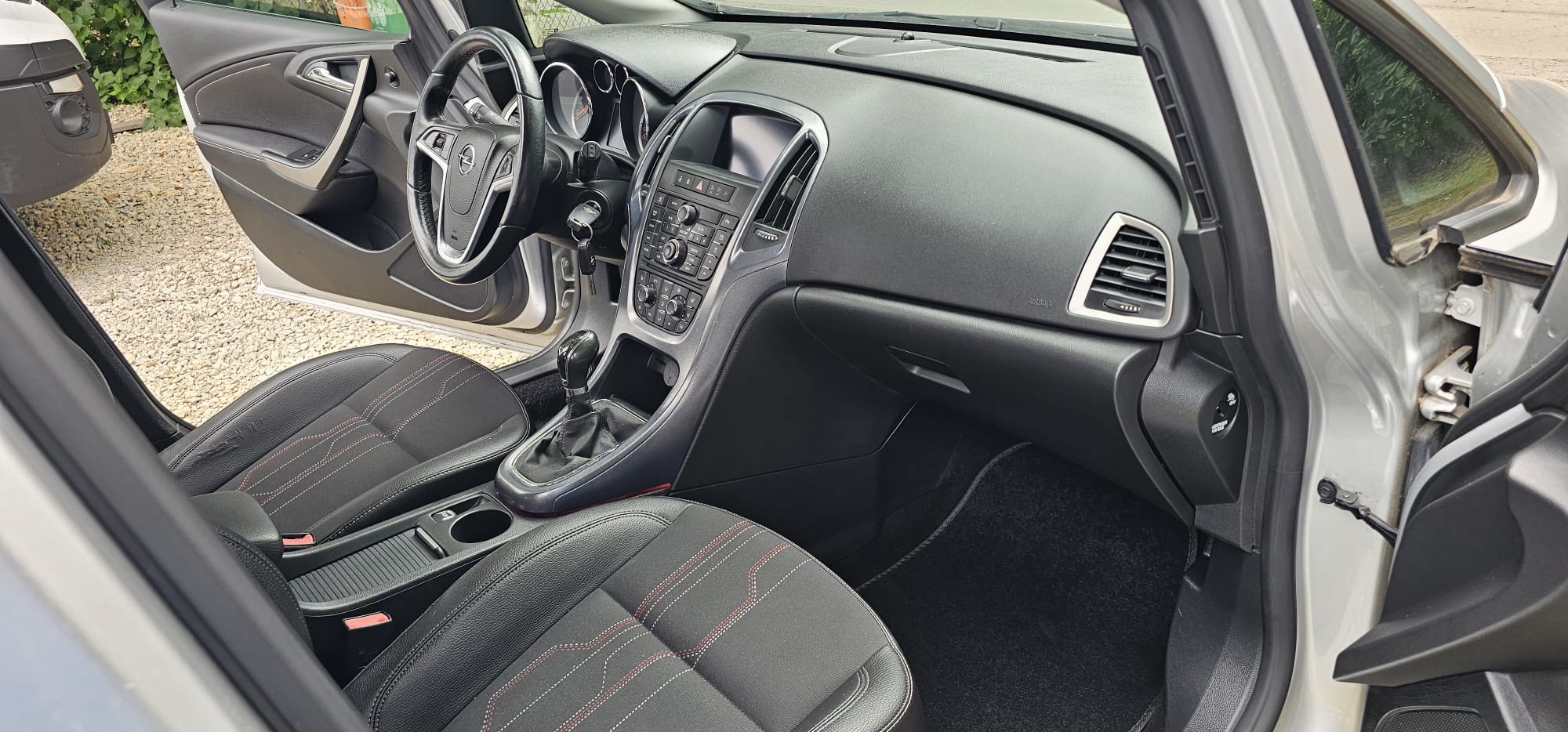 
								Opel Astra full									