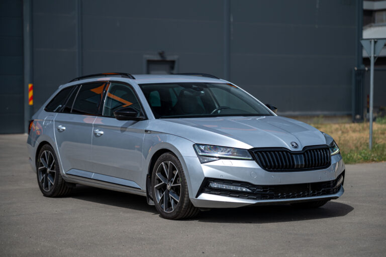 &Scaron;koda Superb
