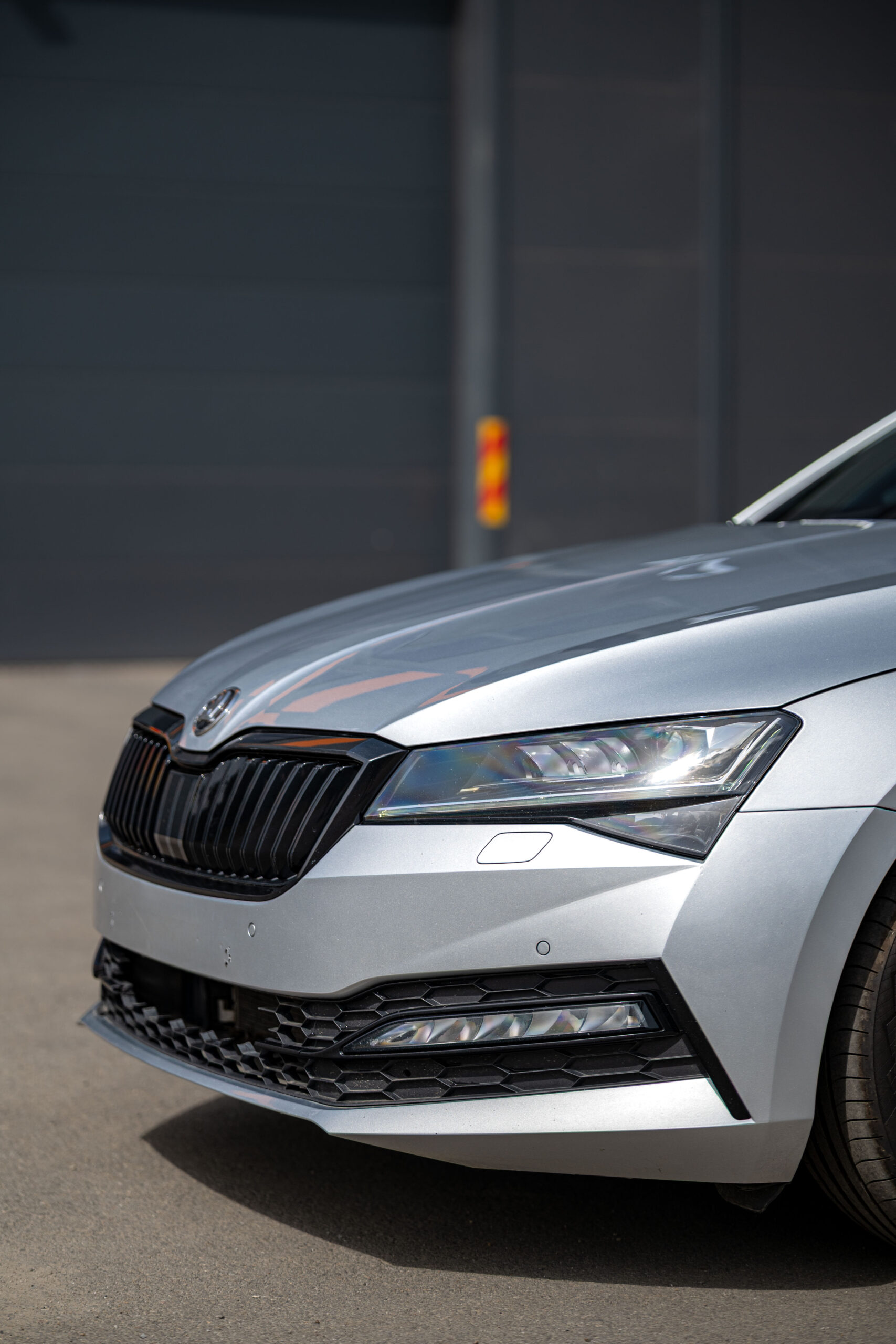 
								Škoda Superb full									