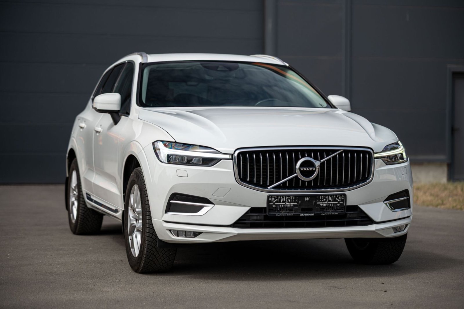 
								Volvo XC60 full									