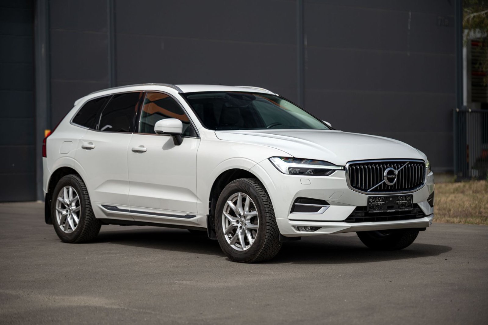 
								Volvo XC60 full									