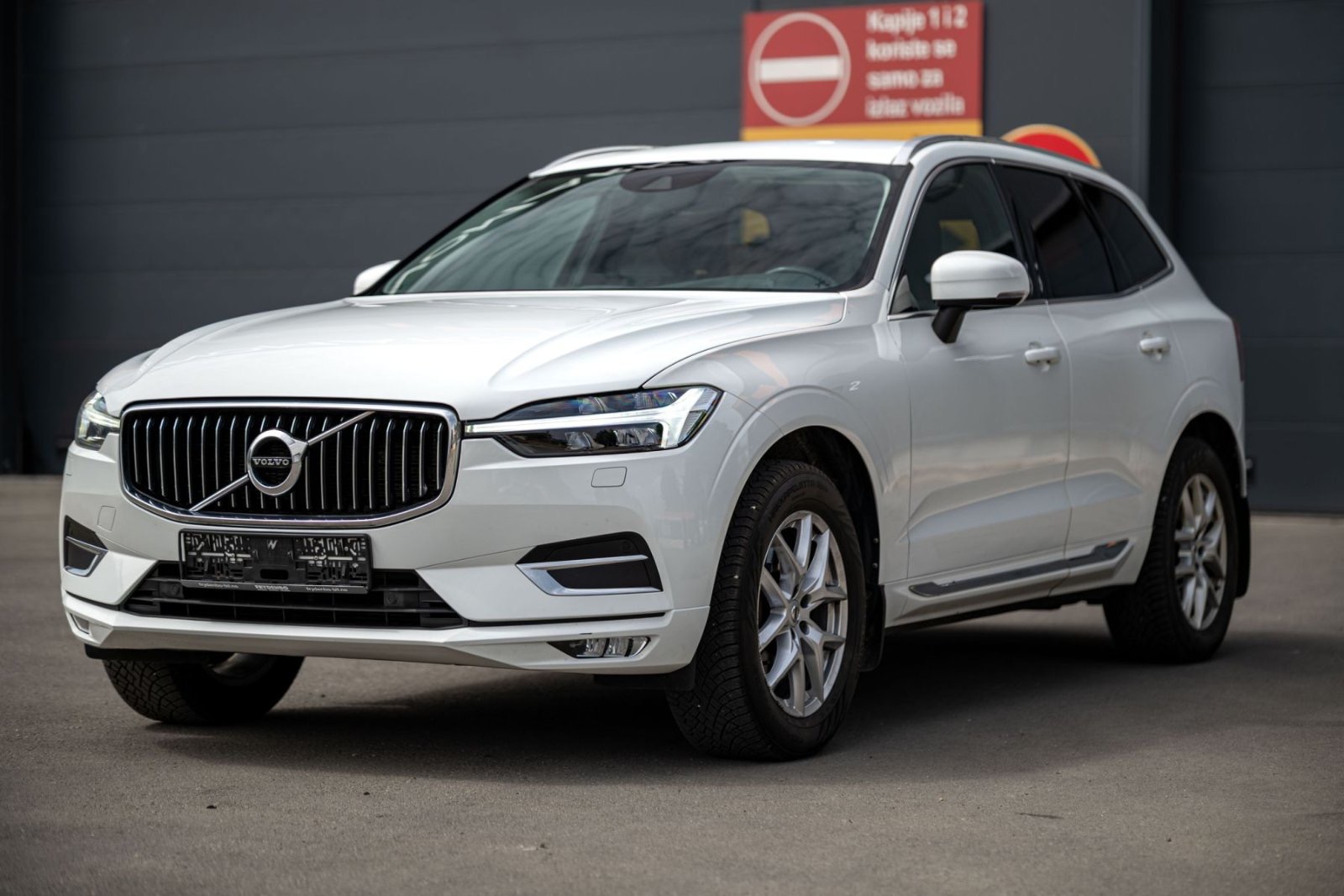 
								Volvo XC60 full									