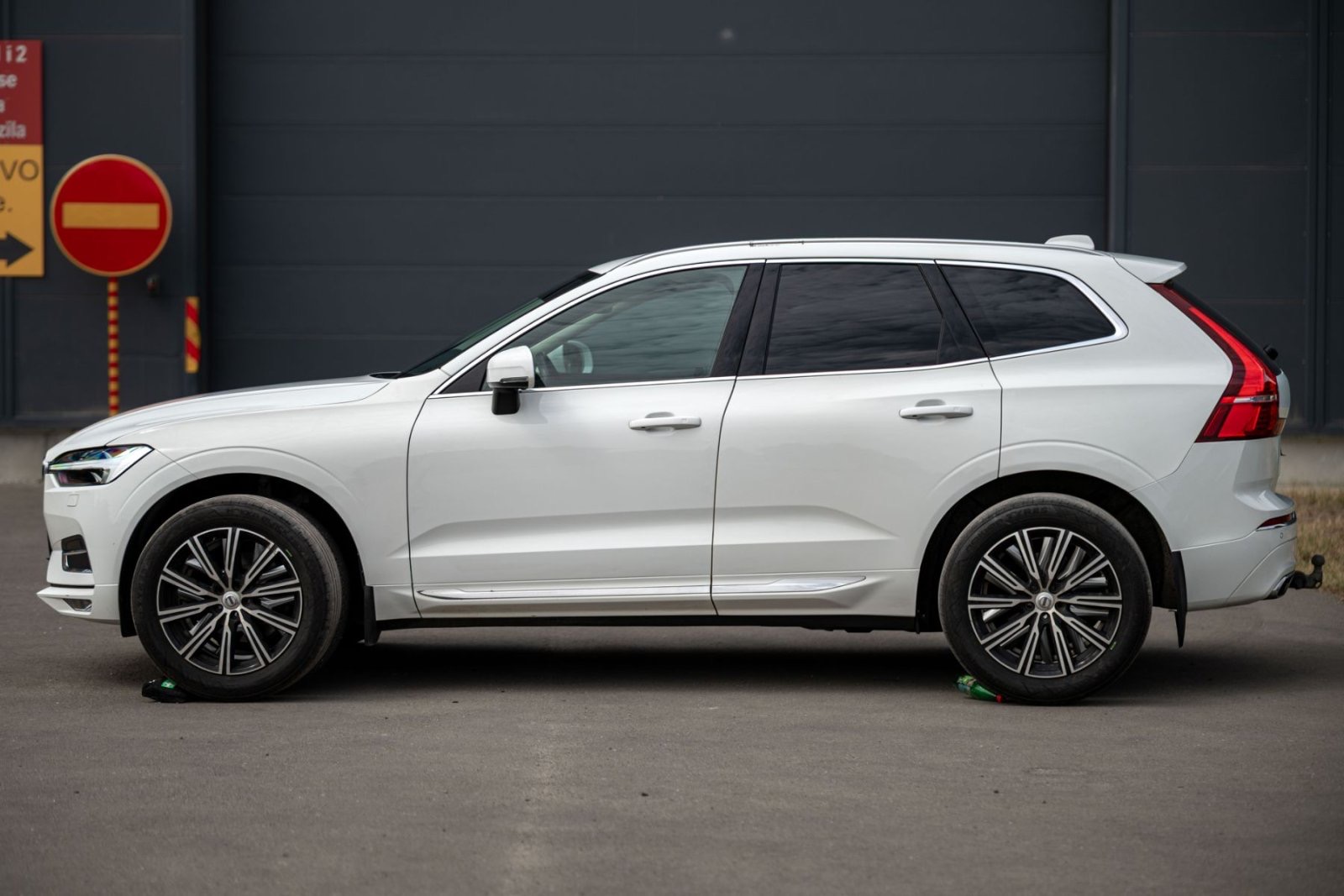 
								Volvo XC60 full									