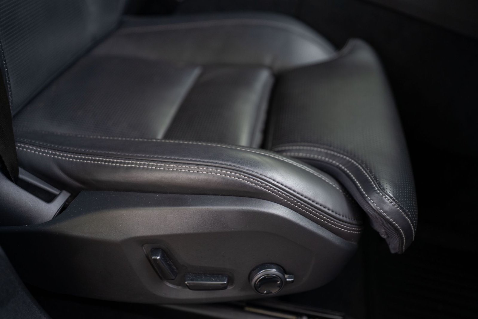 
								Volvo XC60 full									