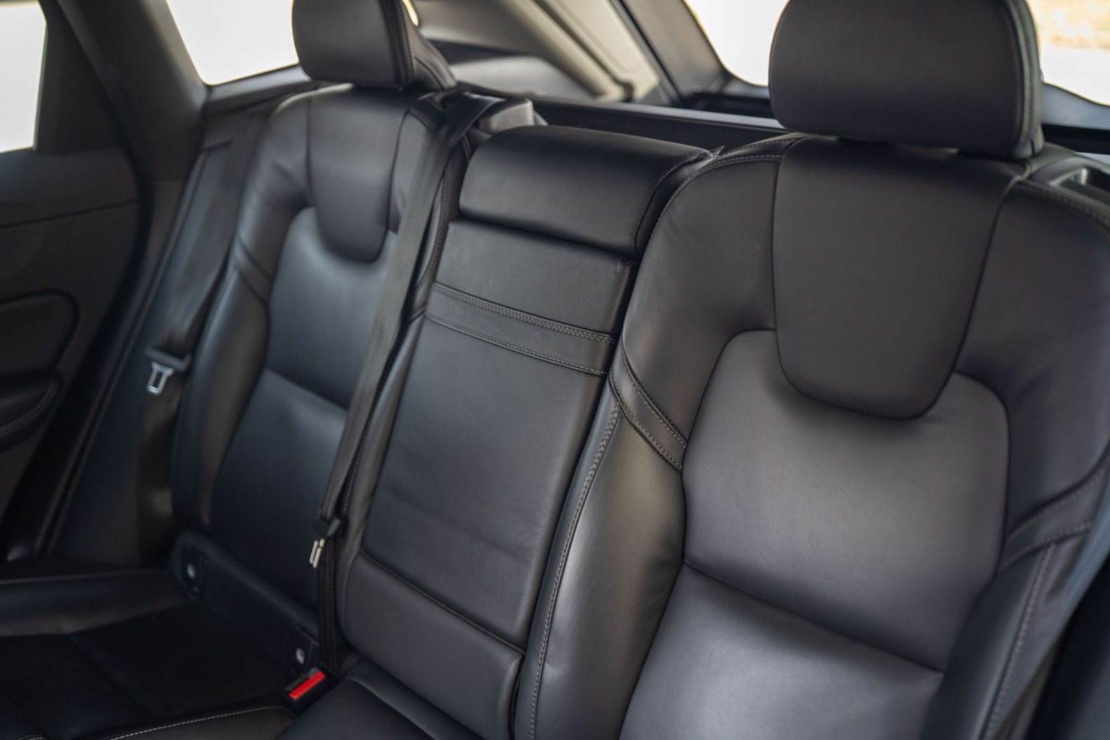 
								Volvo XC60 full									