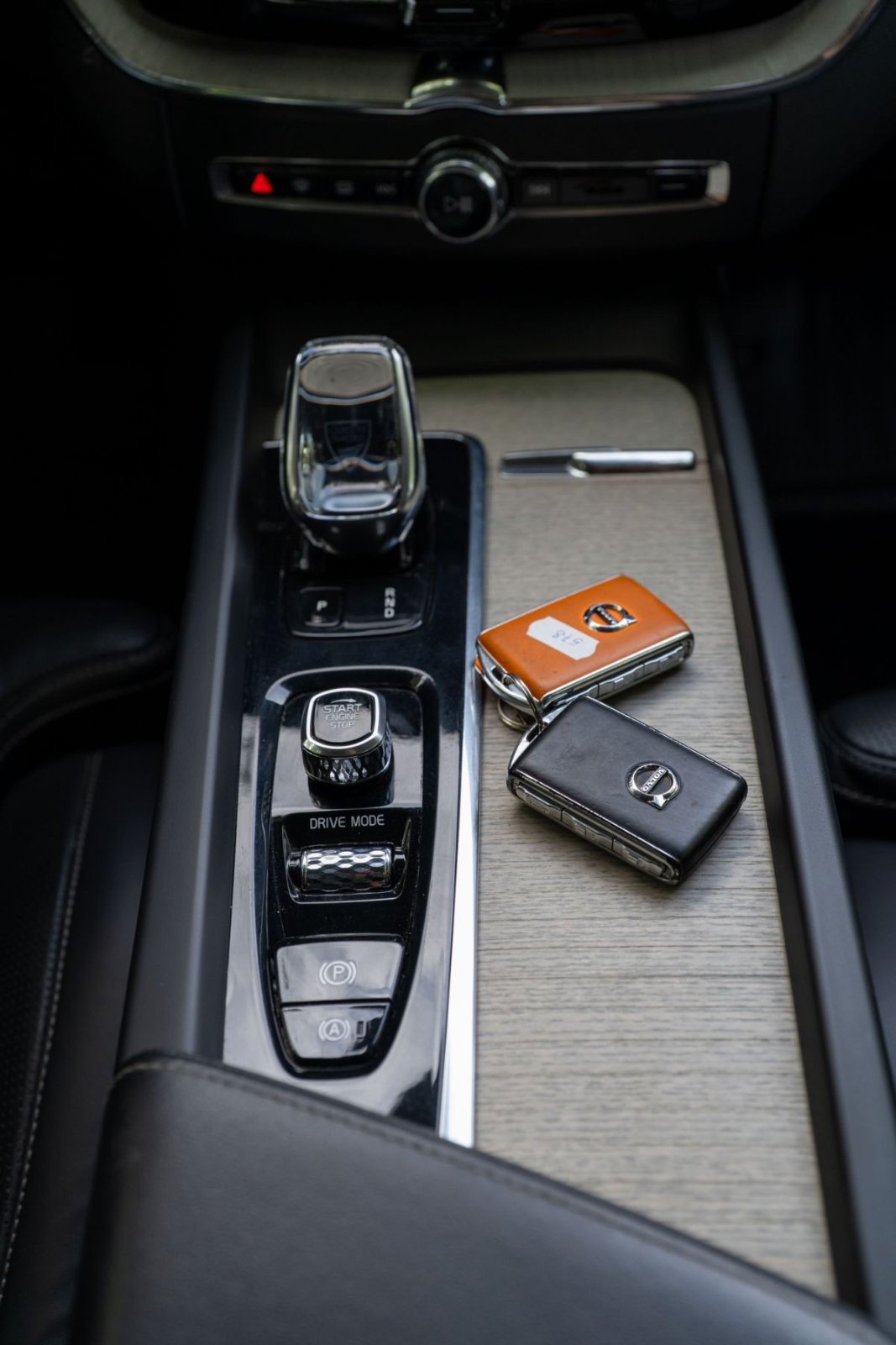 
								Volvo XC60 full									