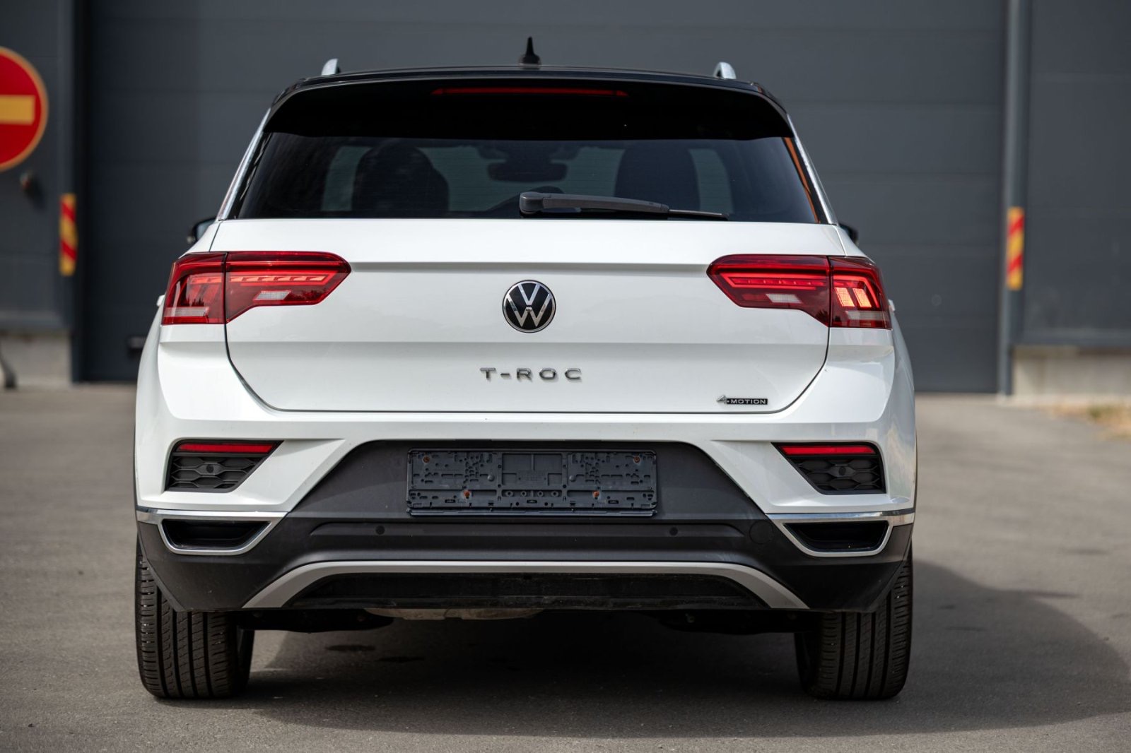 
								Volkswagen T-Roc full									