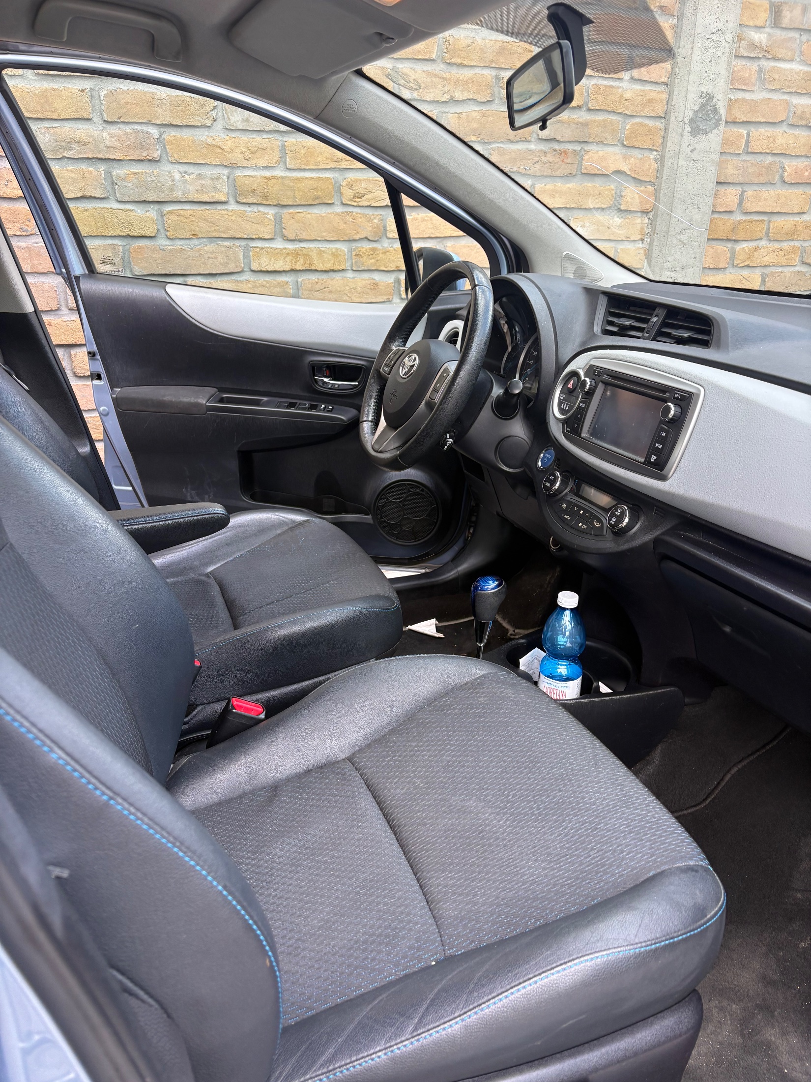 
								Toyota Yaris 1.4 full									